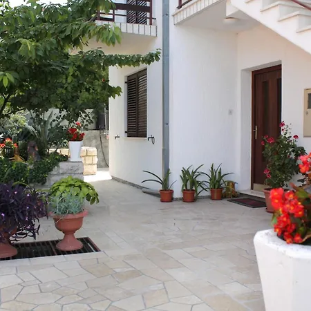 Apartment With Parking Space - 2421 Novi Vinodolski
